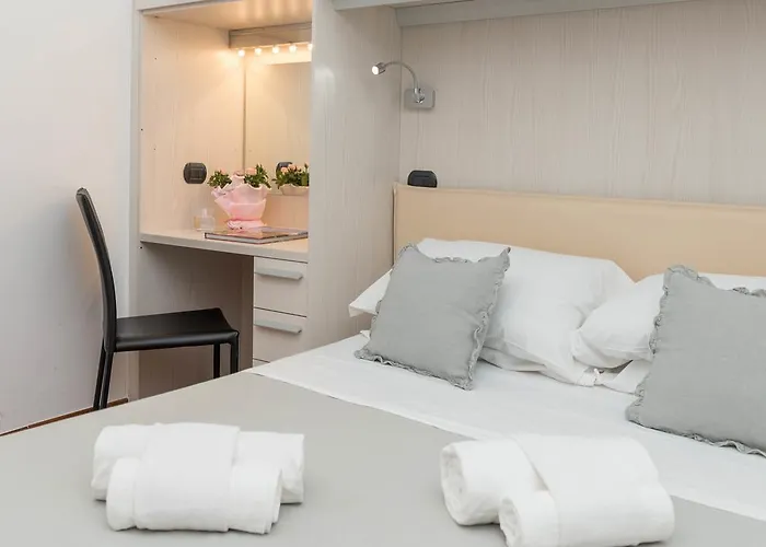 Andenis Luxury House